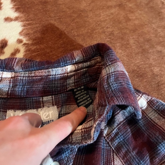 Wrangler Wrancher women's Pearl snap 
size medium 
No flaws - Picture 3 of 4